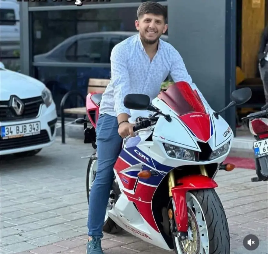 Metrelerce sürüklendiler: Motosiklet sürücülerinin feci kazası 4