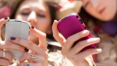 Anneler çocukların cep telefonlarına sızacak