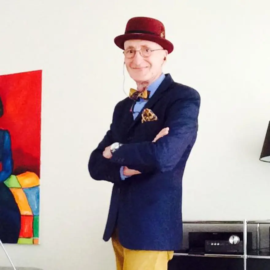 Tarzıyla gençlere taş çıkartıyor 22