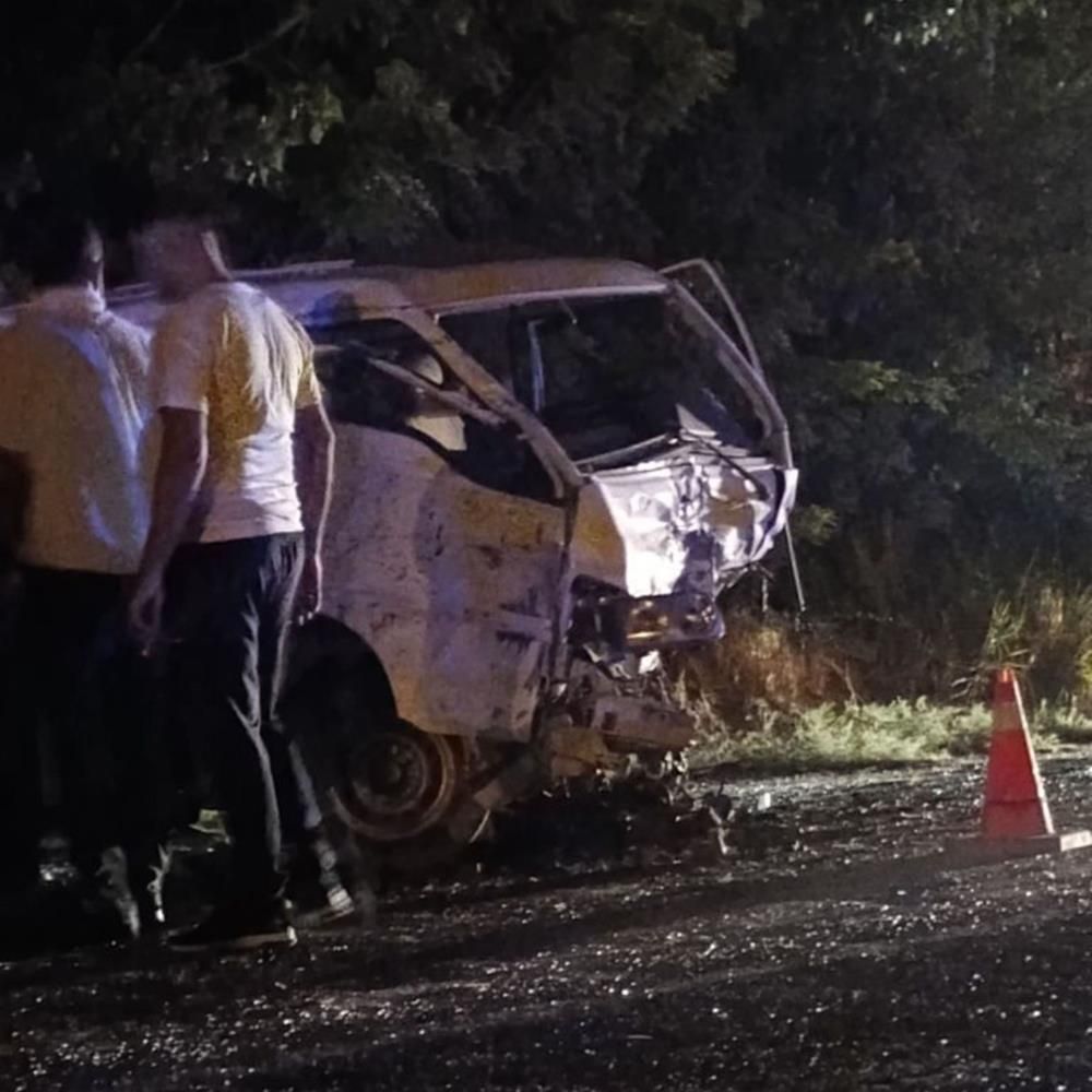 Mersin'de hatalı sollama kazaya neden oldu: Bir ölü, sekiz yaralı