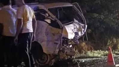 Mersin'de hatalı sollama kazaya neden oldu: Bir ölü, sekiz yaralı