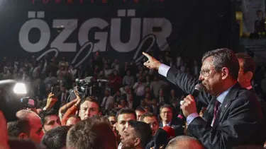 CHP'de Kemal Kılıçdaroğlu dönemi sona erdi: Yeni genel başkan Özgür Özel oldu