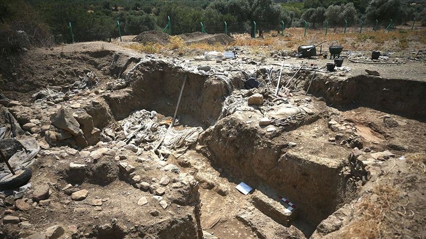 Gökçeada'da 8 bin 800 yıl öncesine ait 5 mimari yapı bulundu