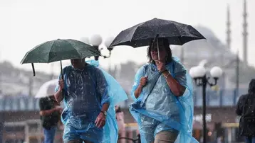 İçişleri Bakanlığı ve Valilik saat verdi: İstanbul için fırtına uyarısı