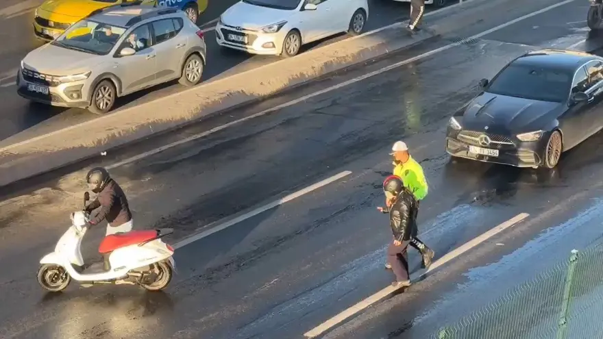 Avcılar'da 12 saat arayla iki metrobüs yangını 6