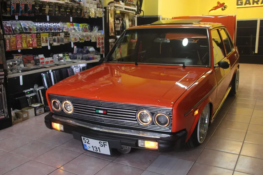 1978 model, yarım milyonluk araç: 1 yıldır iş yerinde dekor olarak duruyor 4