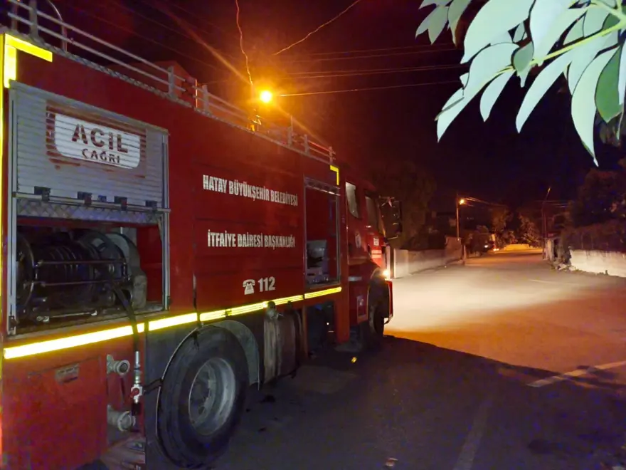 Gece saatlerinde yangın paniği: Kendilerini dışarıya attılar 