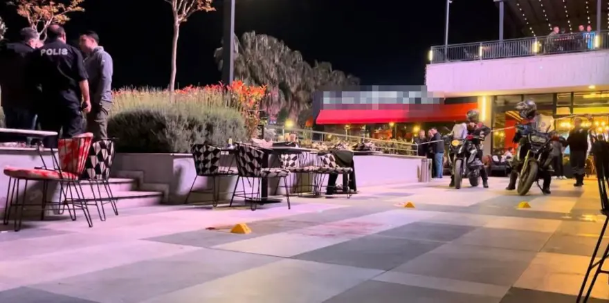 Eğlencemerkezinde kavga: Yemek yerken vuruldu 