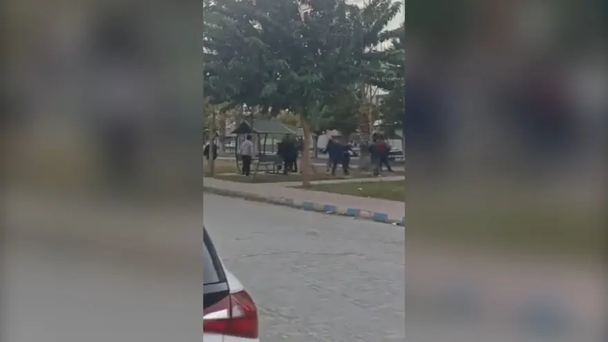 Liselilerin kavgasındaiki öğrenci silahla vuruldu! 4 Liselilerin kavgasındaiki öğrenci silahla vuruldu! 4