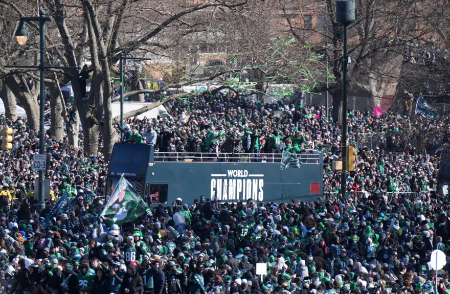 Silahlı saldırı Super Bowl şampiyonluk kutlamasına gölge düşürdü 