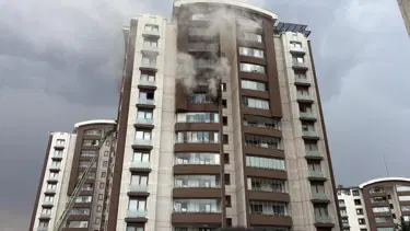 Ankara'da 14 katlı binada yangın: Can pazarı yaşandı