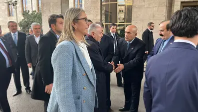 Binali Yıldırım trafik kazasından sonra ilk kez Meclis'te