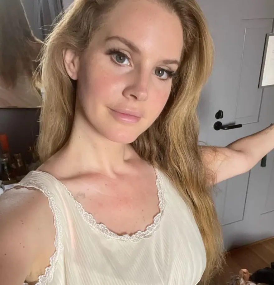 Lana Del Rey sürpriz bir nikahla evlendi 3