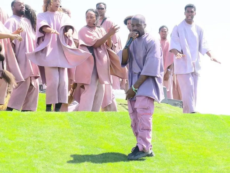 Müzik platformlarını boykot eden Kanye West, kendi platformundan 2,2 milyon dolar kazandı 2 Müzik platformlarını boykot eden Kanye West, kendi platformundan 2,2 milyon dolar kazandı 2