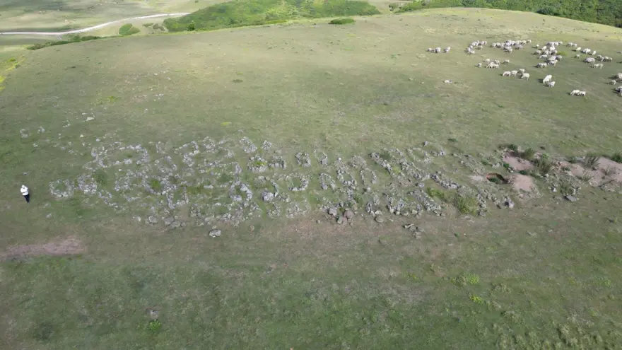 Tuz taşı olarak keçilere yalatılıyordu: Türk beyliklerinin savaş alanındaki mezar taşlarıymış 2