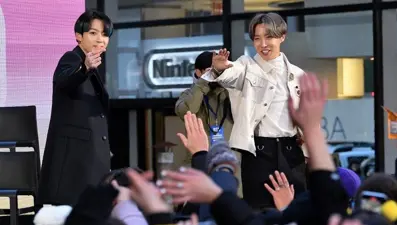 BTS'in iki üyesi daha corona virüse yakalandı