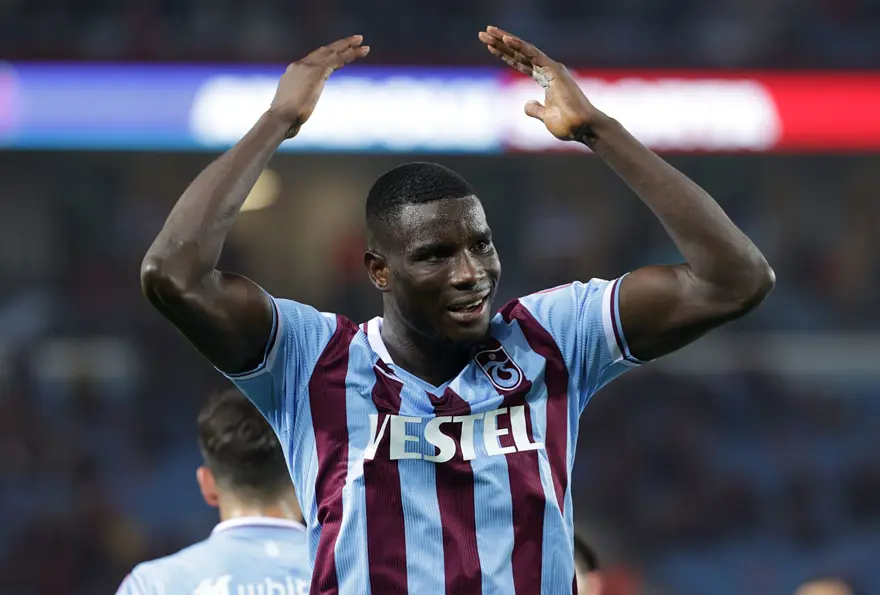 İKİNCİ YARIDA ONUACHU SAHNEDE 3 İKİNCİ YARIDA ONUACHU SAHNEDE 3