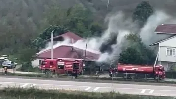 Yangında tek katlı ev kullanılamaz hale geldi