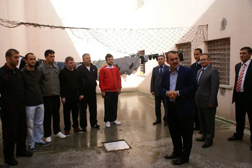 Bakan'dan mahkumlara tespih 8
