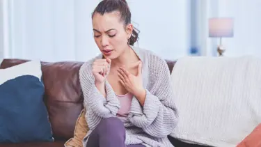 Sürekli balgam çıkarmak hangi hastalığın belirtisidir? Balgam nedir, neden olur? Balgama ne iyi gelir? Balgam nasıl atılır?