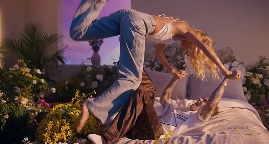 Justin Bieber ve Hailey Bieber’dan romantik klip 4