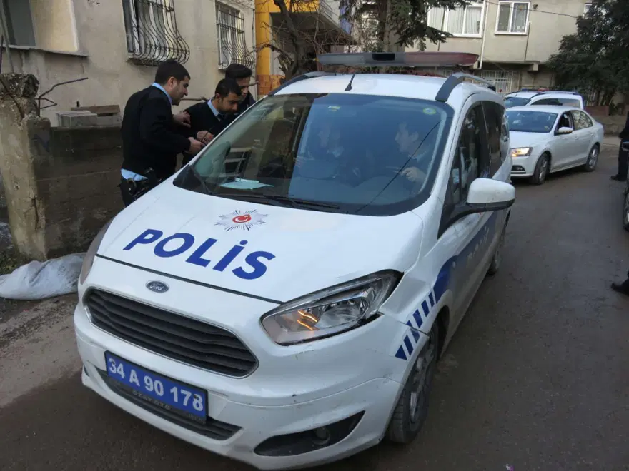 Maltepe'de polisten kaçan şüpheli ortalığı birbirine kattı 3 Maltepe'de polisten kaçan şüpheli ortalığı birbirine kattı 3