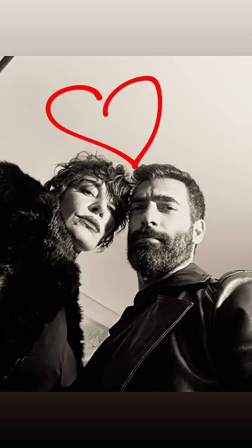 Ünlü isimlerden Sevgililer Günü paylaşımları 8