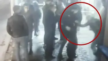 Metrobüs durağında güvenlik görevlisine bıçaklı saldırı