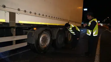 43 ilin geçiş noktasında kış lastiği denetimi