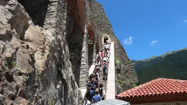 Sümela Manastırı'na bayramda yoğun ilgi