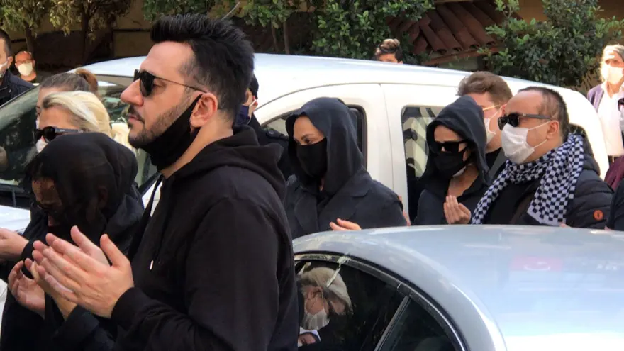 Ünlü modacı Nur Yerlitaş son yolculuğuna uğurlandı 17