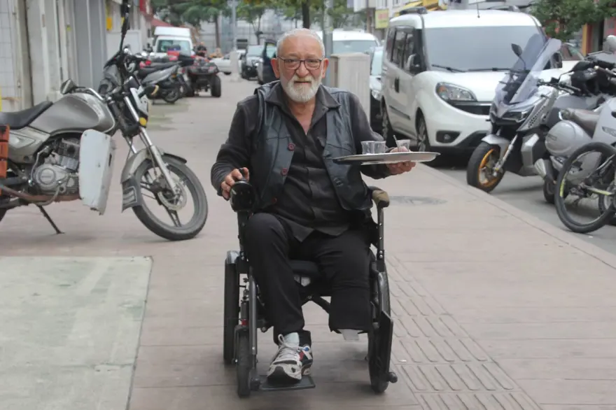 Kazada bacağını kaybetti: 50 yıllık mesleğini bırakmadı Kazada bacağını kaybetti: 50 yıllık mesleğini bırakmadı