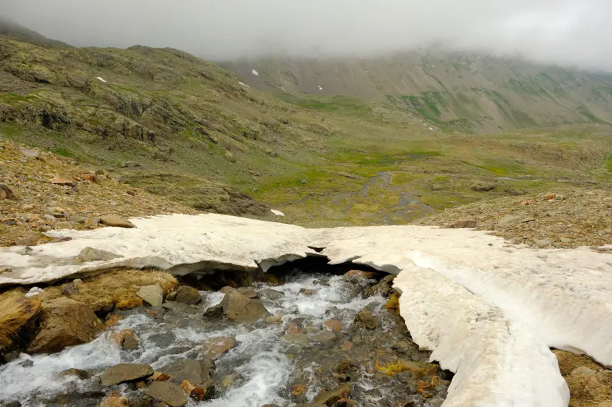 Gümüşhane'nin Artabel Gölleri'nden nefes kesen manzaralar: Osmanlı-Rus Harbi'nden kalma tarihi kalıntılar da var 1