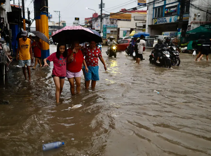 Filipinler'de fırtına sonrası sel: 11 kişi hayatını kaybetti 6 Filipinler'de fırtına sonrası sel: 11 kişi hayatını kaybetti 6