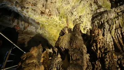 Bursa'nın 3 milyon yıllık Oylat Mağarası'nı yılda 300 bin kişi geziyor