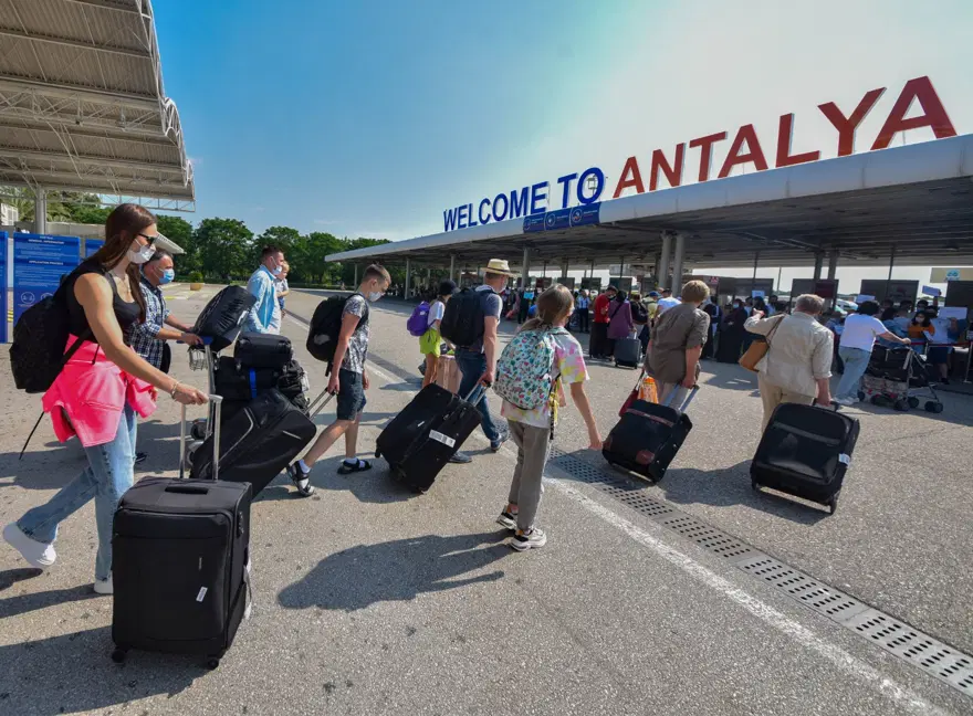 Antalya'da ev bulamayan yabancılar apart otelleri doldurdu 2