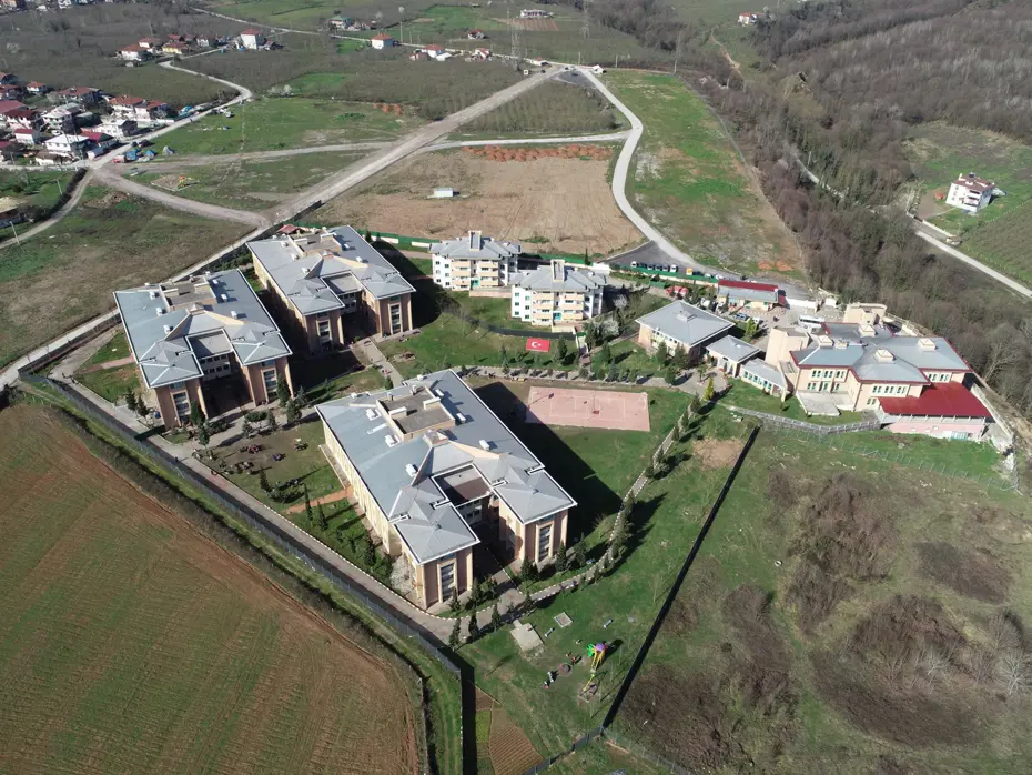 Cezaevinde yangın. 11 mahkum hastaneye kaldırıldı