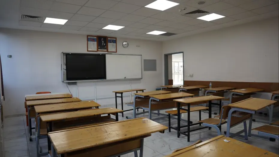 Sınıfta kalınca müdür yardımcısına mesaj attı, mahkeme okulunu değiştirdi