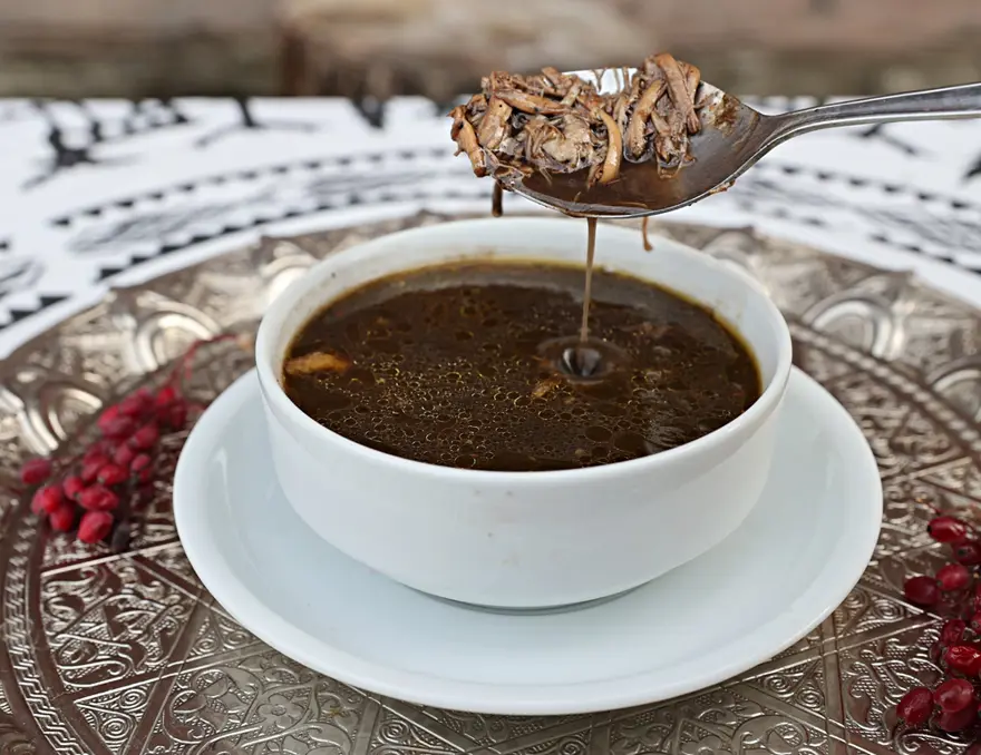 "Ağa çorbası" deniyor. Bitki doğadan toplanıyor, ekşisi kavanozda saklanıyor 2