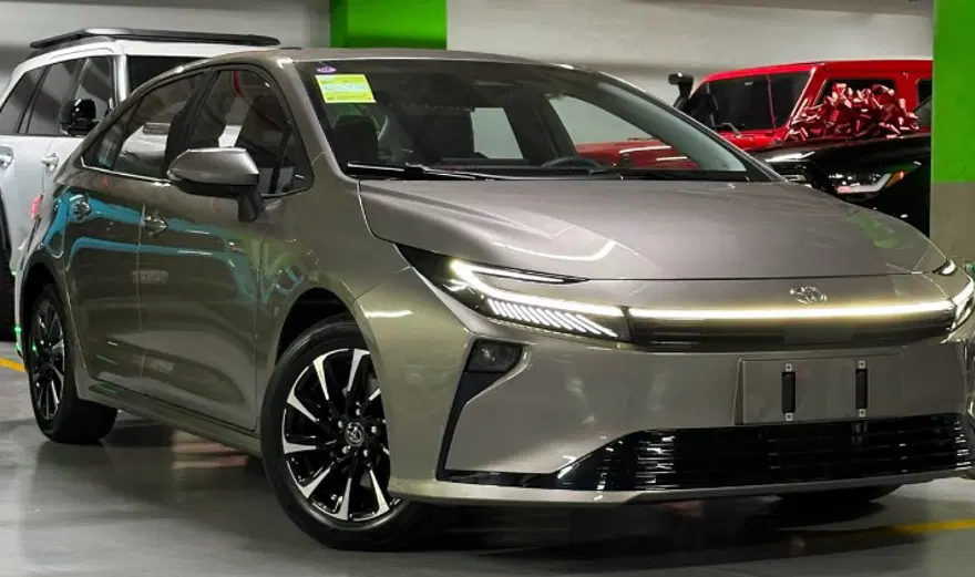 Yenilenen Toyota Corolla yollara indi, komşuda satılmaya başlandı 
