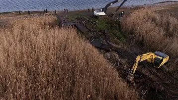 Sapanca Gölü kıyısındaki kaçak yapılar yıkıldı
