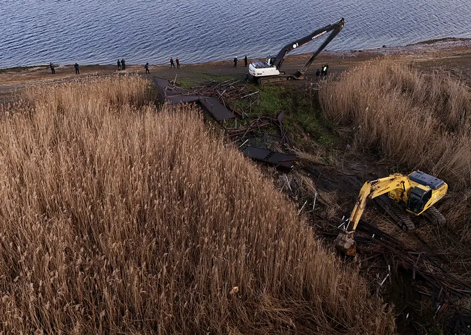 Sapanca Gölü kıyısındaki kaçak yapılar yıkıldı