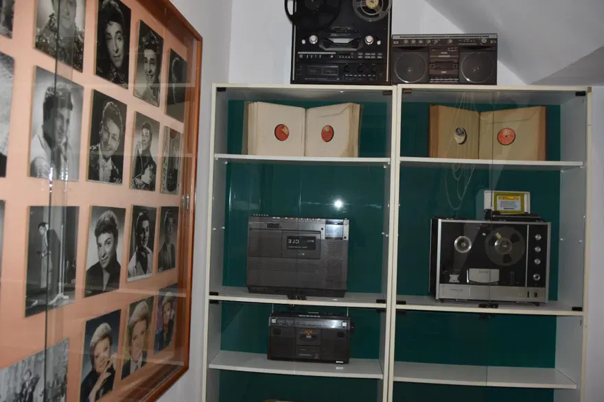 Zeki Müren'in 24'üncü ölüm yıl dönümünde evine ziyaretçi akını 1