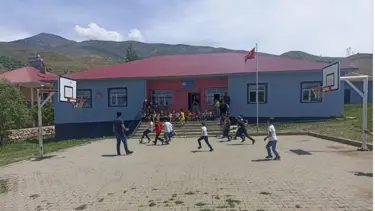 Karlıova’da 1 okul için yıkım, 1 öğrenci yurdunda güçlendirme kararı