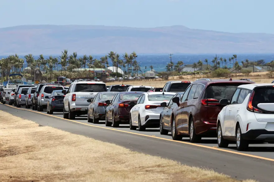 Hawaii'de devam eden orman yangınlarında ölenlerin sayısı 80'e çıktı 13