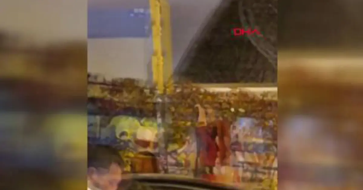 Kızılay tabelasındaki fotoğraf sırasında bıçaklı kavga