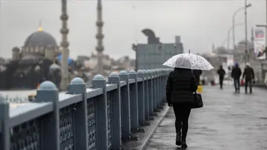 Meteorolojiden yurdun iç ve batı kesimlerinde sağanak uyarısı