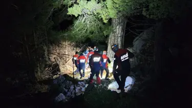Doğa yürüyüşünde mahsur kalan 2 kişi AFAD tarafından kurtarıldı