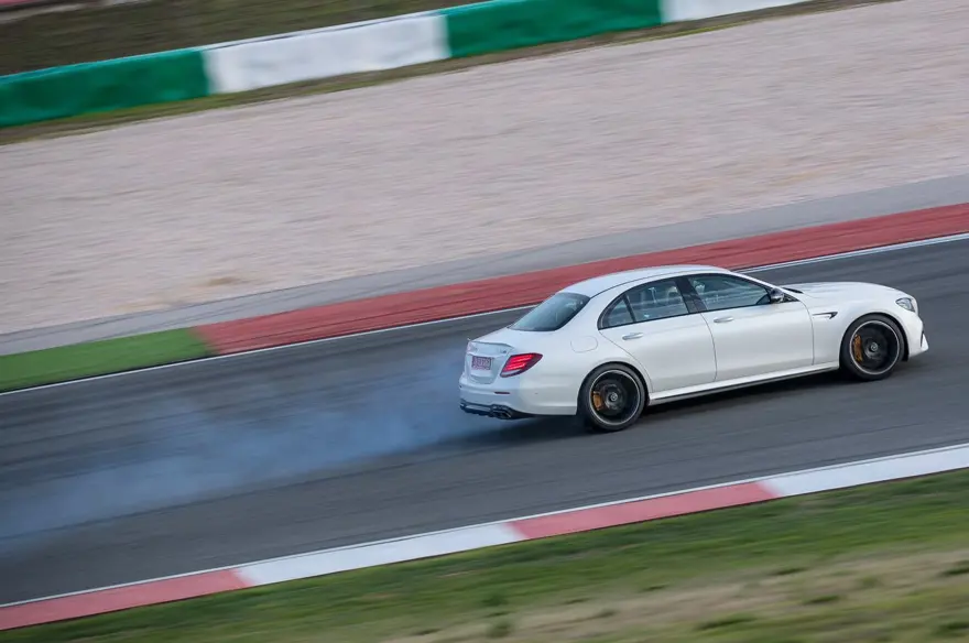 Sıra dışı seçenek: Mercedes-AMG E63 S 12