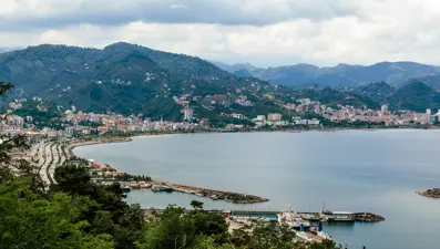 Giresun'da çekici ile otomobil tünelde çarpıştı: 1 ölü, 4 yaralı